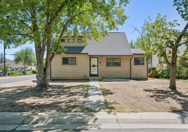 Photo 2 of Single family home for sale at 1186 Rosemary St, Denver, CO 80220 | MLS# 6322895 | Listing updated on 2026-10-06