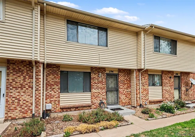 3rd image of 1194 S Troy St, Aurora, CO 80012 | MLS# 6999547
