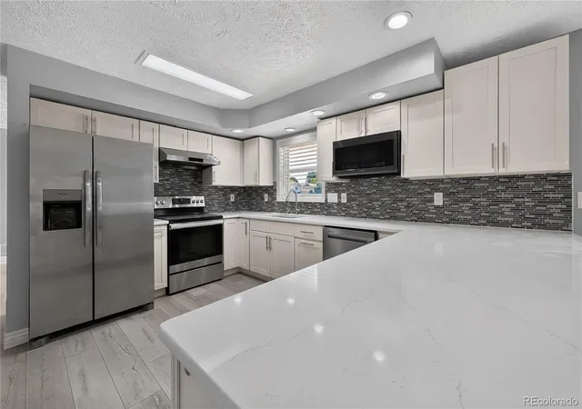 4th image of 5881 S Quatar Cir, Centennial, CO 80015 | MLS# 4631831
