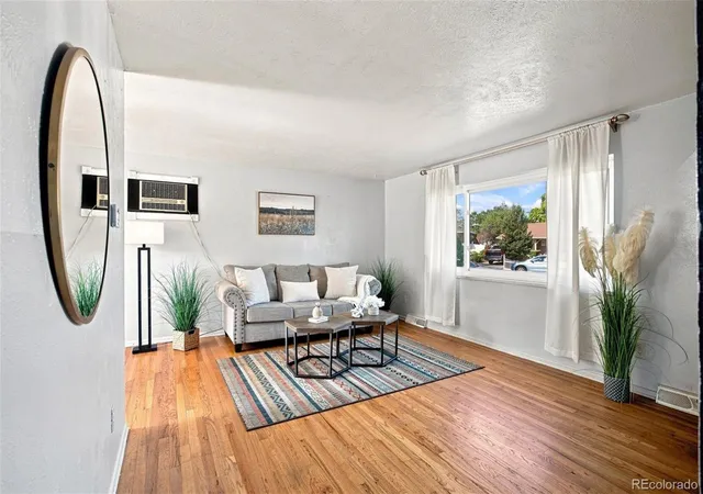 Photo 3 of Single family home for sale at 8290 Louise Dr, Denver, CO 80221 | MLS# 9009336 | Listing updated on 2026-09-26