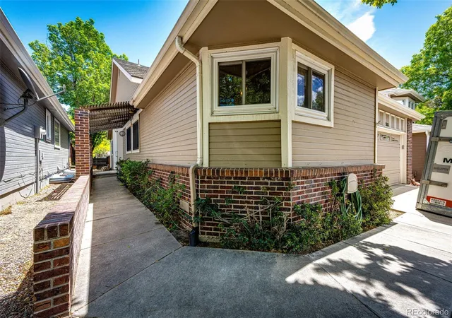 Single family home for sale at 2566 S Independence Ct, Lakewood, CO 80227 | MLS# 5255437