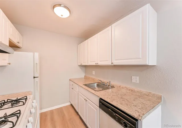 3rd image of 10772 E Exposition Ave, Aurora, CO 80012