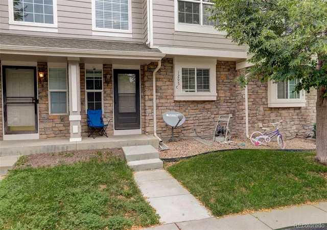 2nd image of 1295 S Zeno Cir #C, Aurora, CO 80017 | MLS# 9347324
