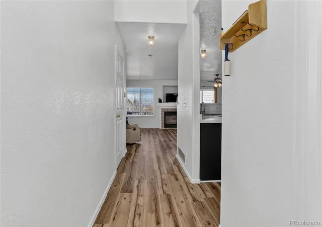 4th image of 1295 S Zeno Cir, Aurora, CO 80017