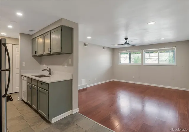 2nd image of 130 E Highline Cir #103, Centennial, CO 80122 | MLS# 3922299