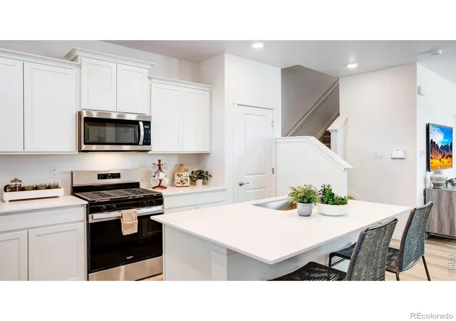 3rd image of 930 Red Star Ln, Johnstown, CO 80534 | MLS# IR1065341