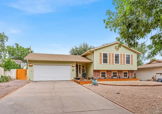 Photo 1 of Single family home for sale at 607 Phay Ave, Canon City, CO 81212 | MLS# 8247126 | Listing updated on 2026-09-26