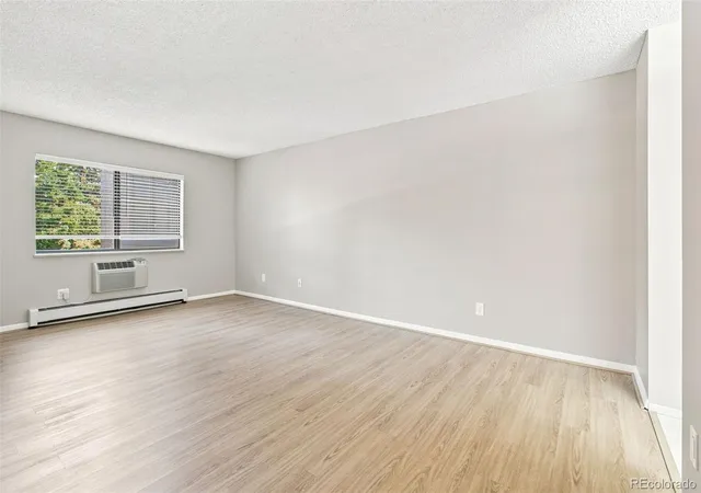 Listing Photo 4 - Condo for sale in building located at 14300 E Marina Dr, Aurora, CO 80014 - Unit #205