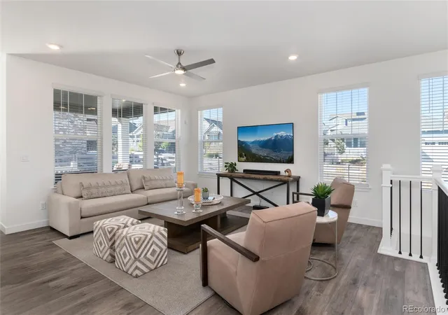 Photo 3 of Single family home for sale at 9562 Byers Peak St, Littleton, CO 80125 | MLS# 8081655 | Listing updated on 2026-10-08