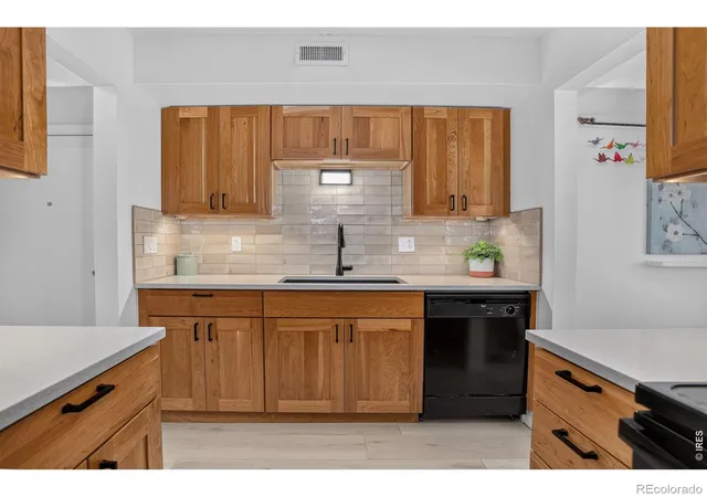 5th image of 500 Manhattan Dr, Boulder, CO 80303