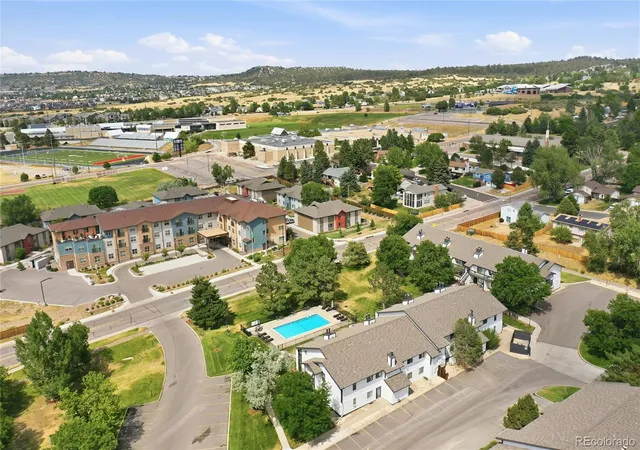 2nd image of 532 Oakwood Dr, Castle Rock, CO 80104