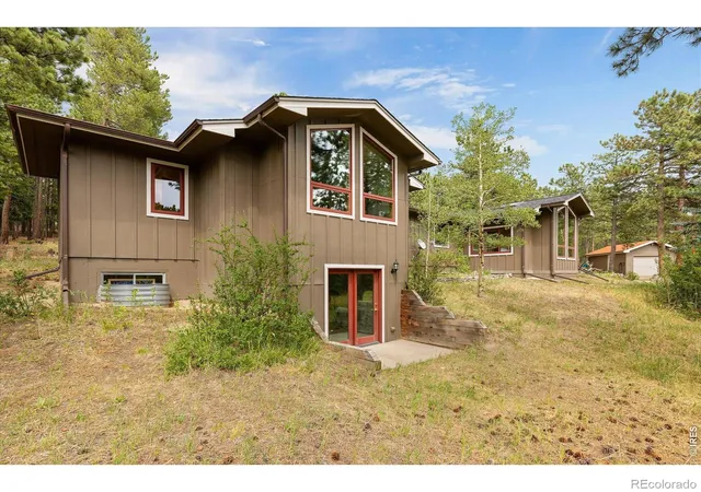 Photo 3 of Single family home for sale at 11988 Begole Cir, Golden, CO 80403 | MLS# IR1065385 | Listing updated on 2026-09-02