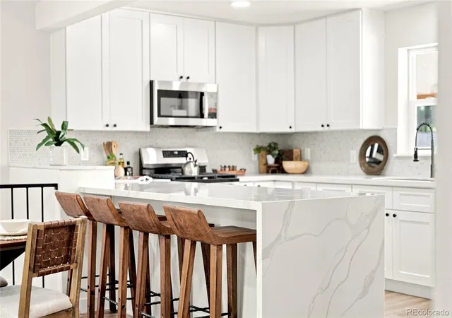 Photo 1 of Single family home for sale at 2941 Ivanhoe St, Denver, CO 80207 | MLS# 5079849 | Listing updated on 2026-08-27