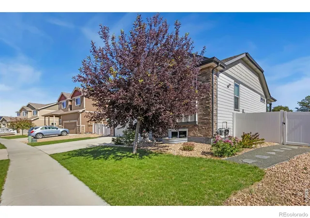 Photo 3 of Single family home for sale at 1512 Lake Vista Way, Severance, CO 80550 | MLS# IR1065398 | Listing updated on 2026-09-01