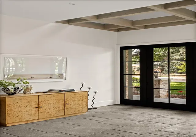Photo 3 of Mansion for sale at 2070 S Saint Paul St, Denver, CO 80210 | MLS# 6616052 | Listing updated on 2026-09-17
