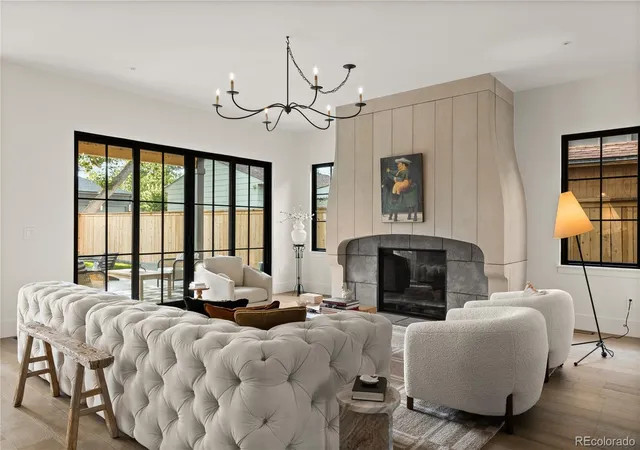 Photo 3 of Mansion for sale at 2070 S Saint Paul St, Denver, CO 80210 | MLS# 6616052 | Listing updated on 2026-10-23
