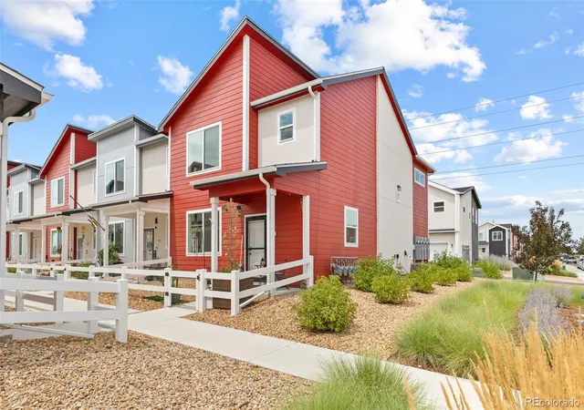 Listing Photo 4 - Condo for sale in building located at 500 S Denver Ave, Fort Lupton, CO 80621 - Unit #19E