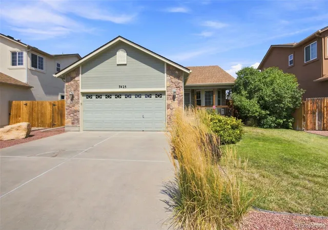 Photo 1 of Sale Pending at 7425 Twin Valley Ter, Colorado Springs, CO 80925 | MLS# 2164973 | Listing updated on 2026-09-05