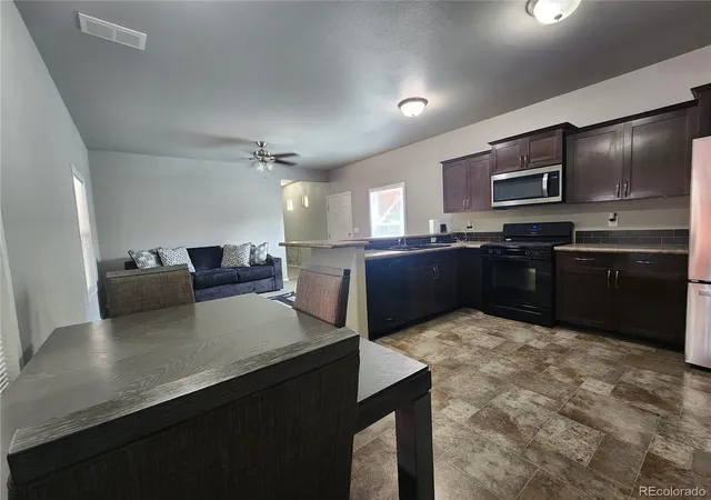 Photo 3 of Manufactured home for sale at 425 Barnard Ct, Longmont, CO 80501 | MLS# 9732803 | Listing updated on 2026-07-31