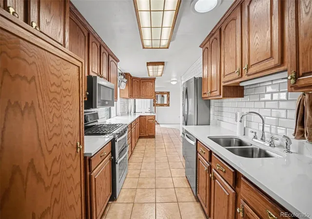 Photo 4 of Single family home for sale at 6500 Brentwood St, Arvada, CO 80004 | MLS# 1813121 | Listing updated on 2026-07-31
