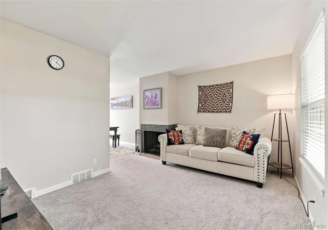 Photo 4 of Townhouse for sale at 1935 S Peoria St, Aurora, CO 80014 | MLS# 7189664 | Listing updated on 2026-07-31
