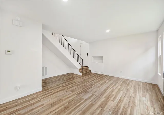 3rd image of 1347 S Crystal Wy, Aurora, CO 80012 | MLS# 2418501
