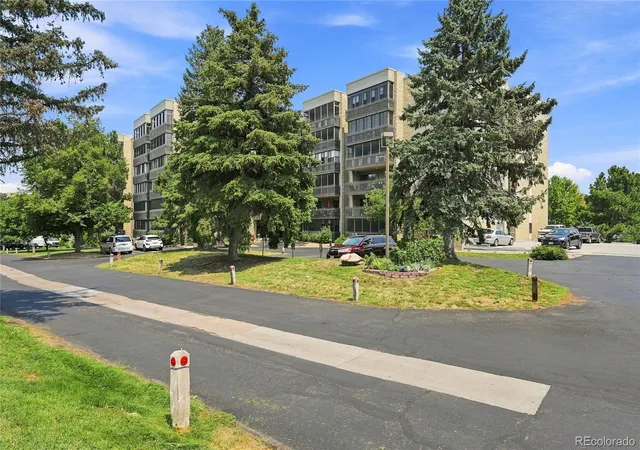 2nd image of 14091 E Marina Dr, Aurora, CO 80014