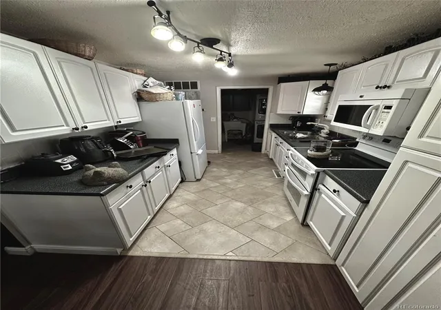 Photo 3 of Sale Pending at 1057 Ponderosa Cir, Longmont, CO 80504 | MLS# 6849165 | Listing updated on 2026-08-05