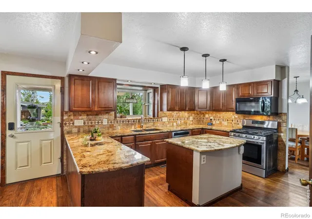Photo 4 of Single family home for sale at 4901 Beverly Dr, Berthoud, CO 80513 | MLS# IR1065507 | Listing updated on 2026-09-27