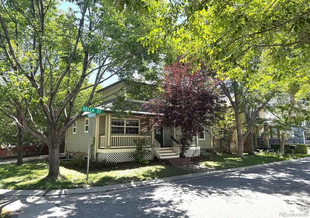 Photo 3 of Single family home for sale at 1202 Della St, Longmont, CO 80501 | MLS# IR1065515 | Listing updated on 2026-09-21
