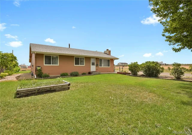 2nd image of 1847 Mountain View Dr, Erie, CO 80516 | MLS# 1752593