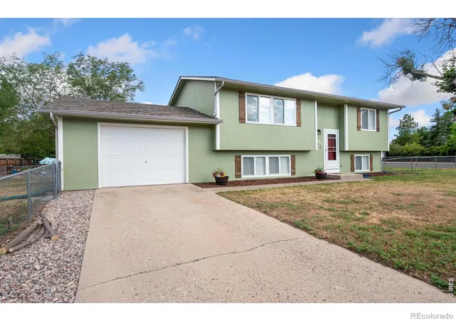 Photo 2 of Single family home for sale at 1600 Wagon Tongue Ct, Fort Collins, CO 80521 | MLS# IR1065579 | Listing updated on 2026-10-13