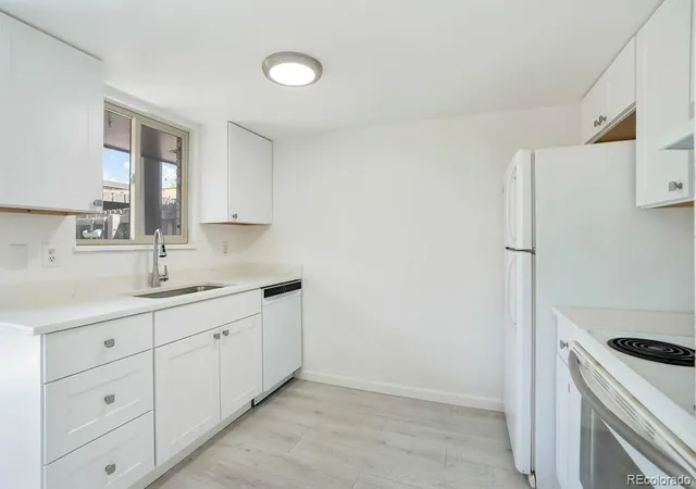 Photo 4 of Townhouse for sale at 1793 Quail St, Lakewood, CO 80215 | MLS# 6391261 | Listing updated on 2026-09-07