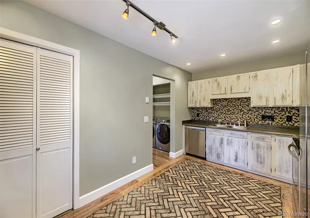 Photo 4 of Single family home for sale at 30157 Aspen Ln, Evergreen, CO 80439 | MLS# 5193723 | Listing updated on 2026-08-08