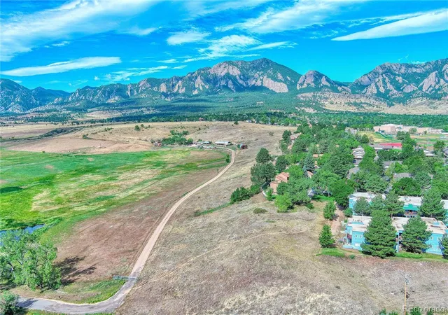2nd image of 1572 Bradley Dr #B, Boulder, CO 80305 | MLS# 9992385
