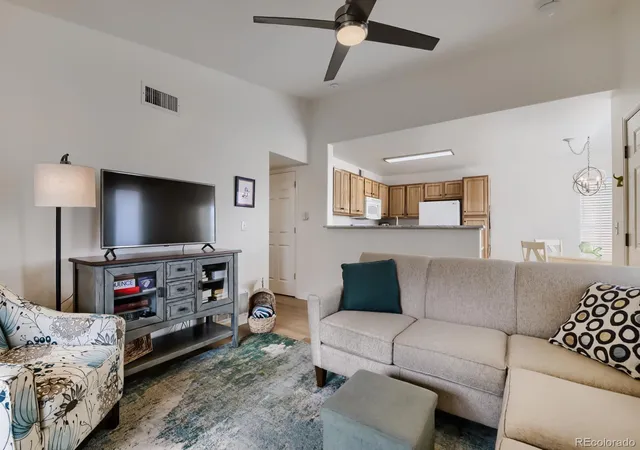 3rd image of 1080 Opal St, Broomfield, CO 80020