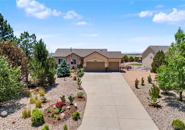 Photo 3 of Single family home for sale at 9386 Rockingham Dr, Peyton, CO 80831 | MLS# 9026383 | Listing updated on 2026-08-27