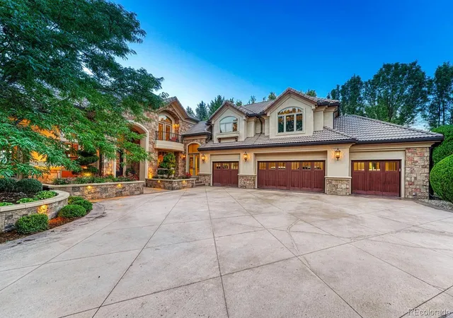 Photo 4 of Single family home for sale at 5684 Amber Ridge Dr, Castle Pines, CO 80108 | MLS# 2811999 | Listing updated on 2026-09-29