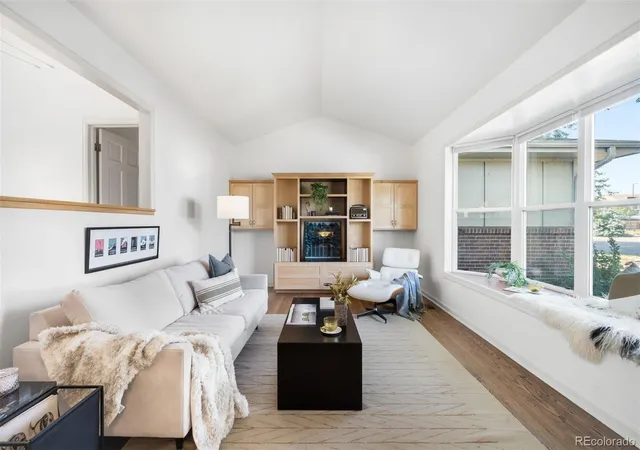 4th image of 1070 S Elmira St, Denver, CO 80247 | MLS# 5912347
