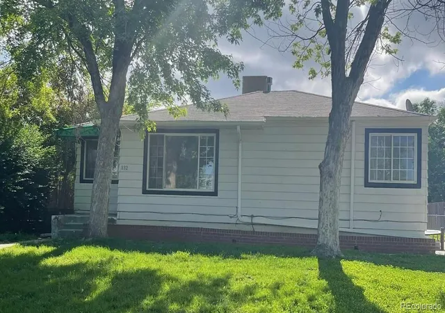 Photo 2 of Single family home for sale at 832 Elmira St, Aurora, CO 80010 | MLS# 4910265 | Listing updated on 2026-09-28