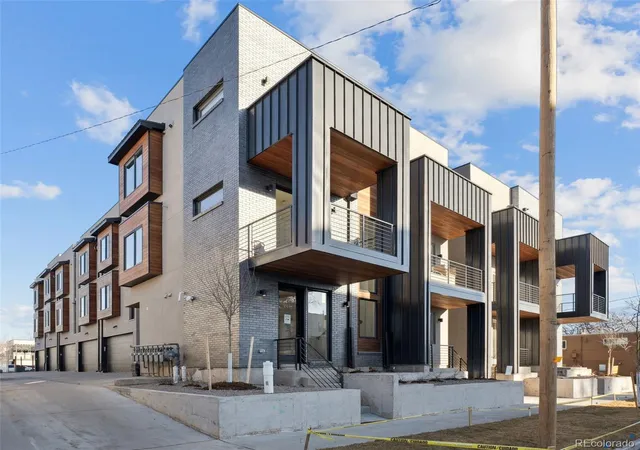 Photo 4 of Townhouse for sale at 2330 Eliot St #5, Denver, CO 80211 | MLS# 2210021 | Listing updated on 2026-08-03