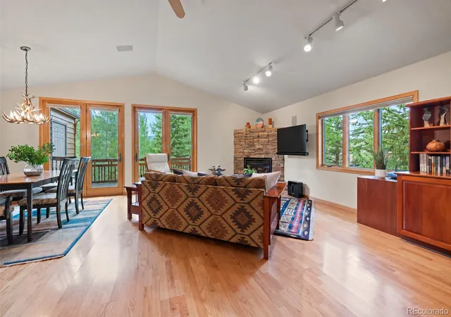 Photo 3 of Single family home for sale at 4 Hawn Dr, Frisco, CO 80443 | MLS# 8452708 | Listing updated on 2026-09-30