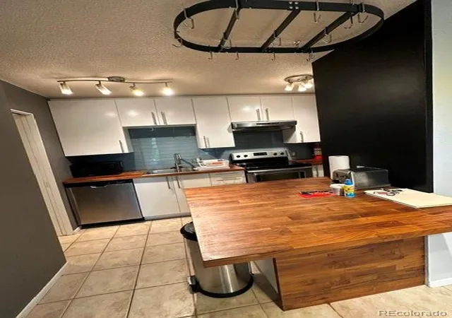 3rd image of 2500 S York St #302, Denver, CO 80210 | MLS# 4476825