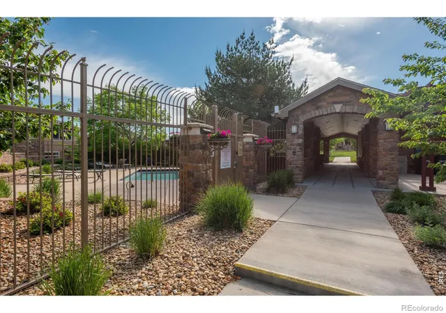 2nd image of 8615 Gold Peak Pl, Highlands Ranch, CO 80130