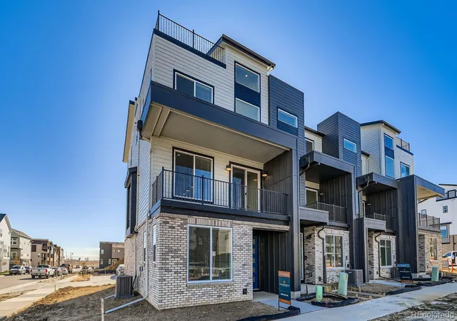 3rd image of 1630 Park Pl, Broomfield, CO 80023 | MLS# 4129509