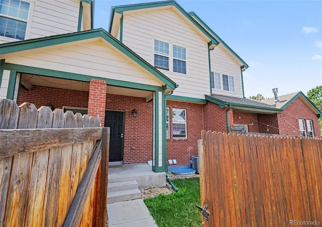 2nd image of 818 S Kalispell Cir #102, Aurora, CO 80017 | MLS# 6578398