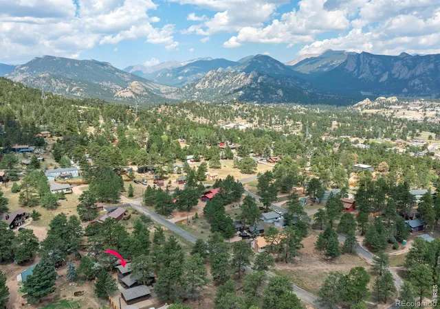 Photo 4 of Single family home for sale at 920 Morgan St, Estes Park, CO 80517 | MLS# IR1065656 | Listing updated on 2026-10-04
