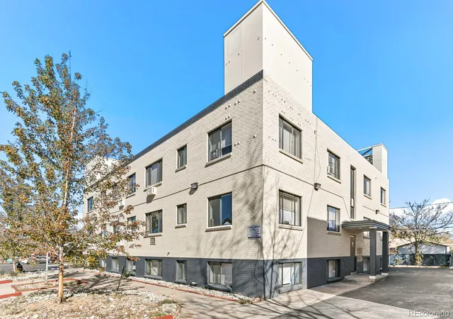 1st image of 560 Dayton St, Aurora, CO 80010 | MLS# 5083413