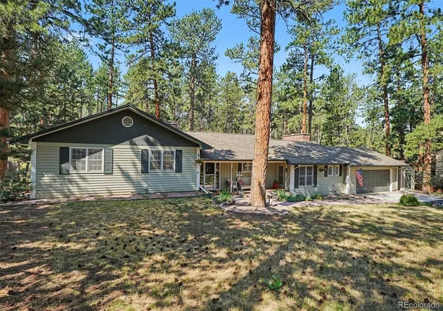 2nd image of 4976 Red Rock Dr, Larkspur, CO 80118 | MLS# 7154557