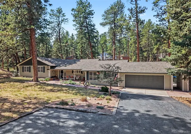 Photo 3 of Single family home for sale at 4976 Red Rock Dr, Larkspur, CO 80118 | MLS# 7154557 | Listing updated on 2026-10-02